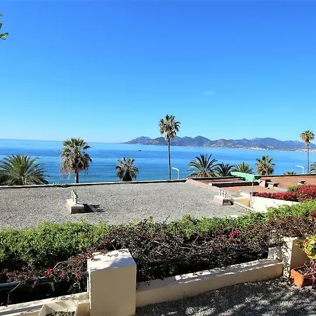 Sea View *